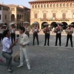 Mlada peruanska mariachi zvijezda Yerselito i Los Caballeros